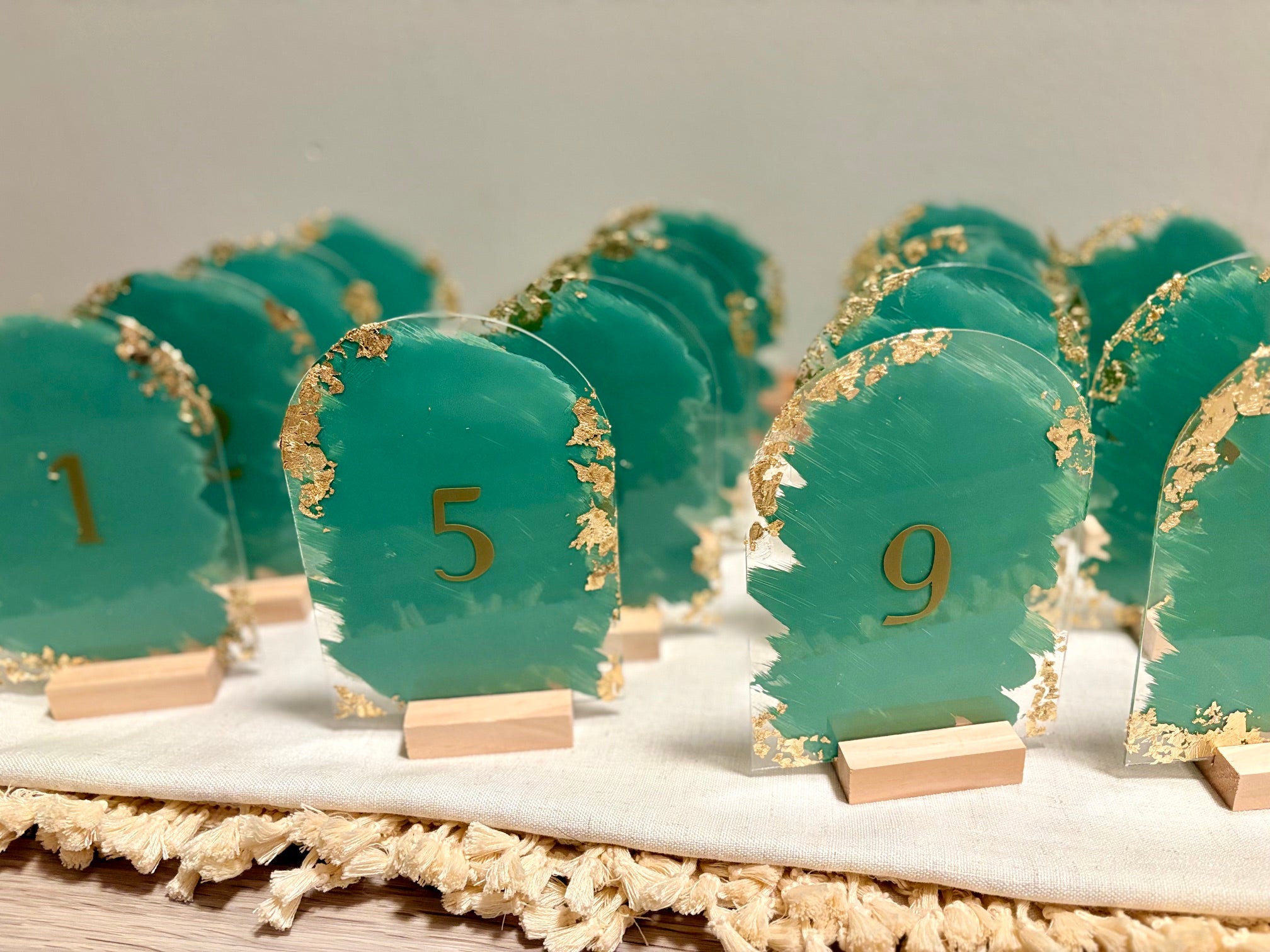 Customizable Acrylic Table Tent Signs – Elegant & Personalized Event Decor